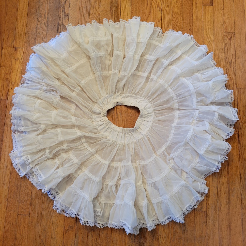 Malco‎ Modes Petite Crinoline Petticoat Cream Lace Tiers Vintage Western Prairie